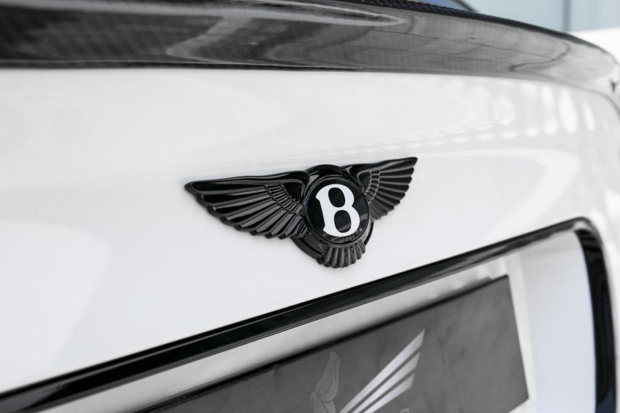 Логотип Bentley Bentayga GTX 4x4 by ONYX Concept 2018 года  (фото 3 из 31)